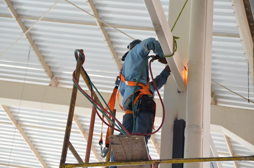 Cerest Estadual orienta trabalhadores sobre medidas para evitar acidentes ocupacionais