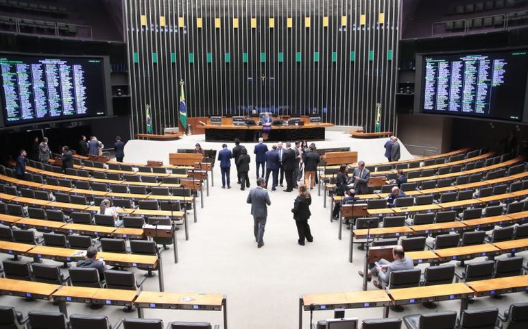Câmara realiza sessão para eleger deputado indicado ao TCU