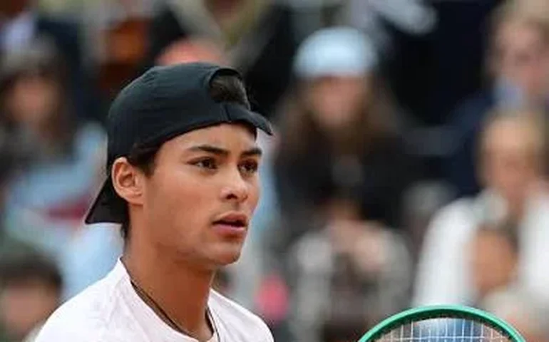 Guto Miguel vence Roland Garros juvenil e se torna 1º brasileiro campeão do torneio