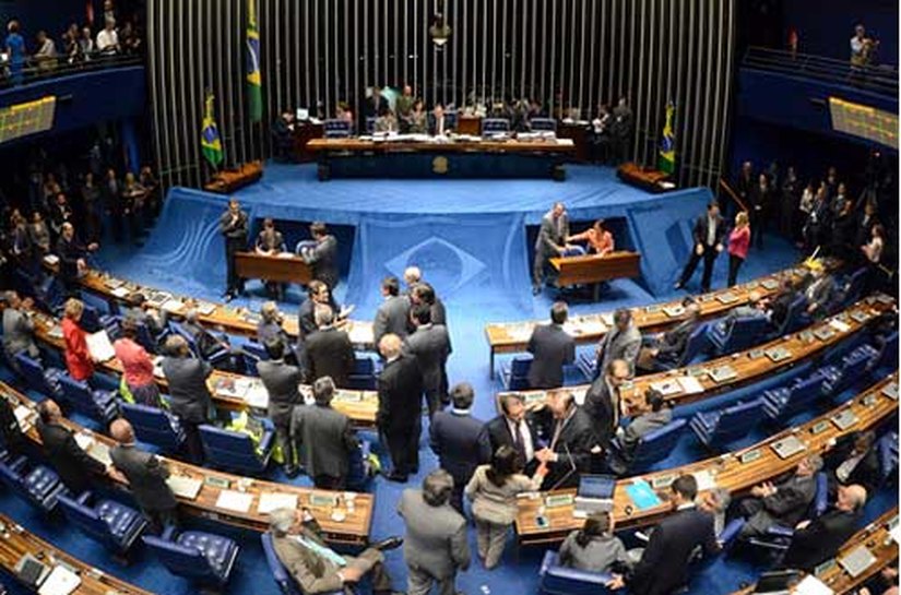 Emenda que autoriza troca de partido com prazo definido será promulgada em 2016