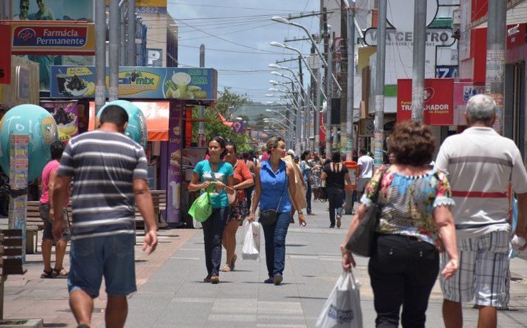 Comércio de Maceió aposta em diversidade de produtos e serviços para o Dia dos Namorados