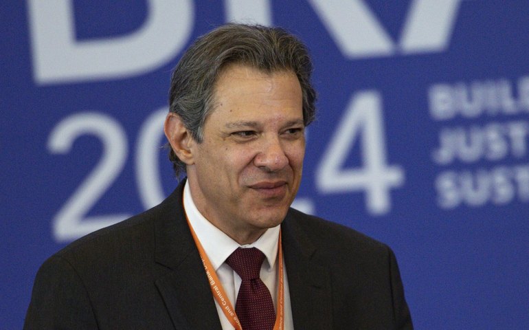 Haddad diz que Defesa deve perder R$ 2 bi por ano com pacote de corte de gastos