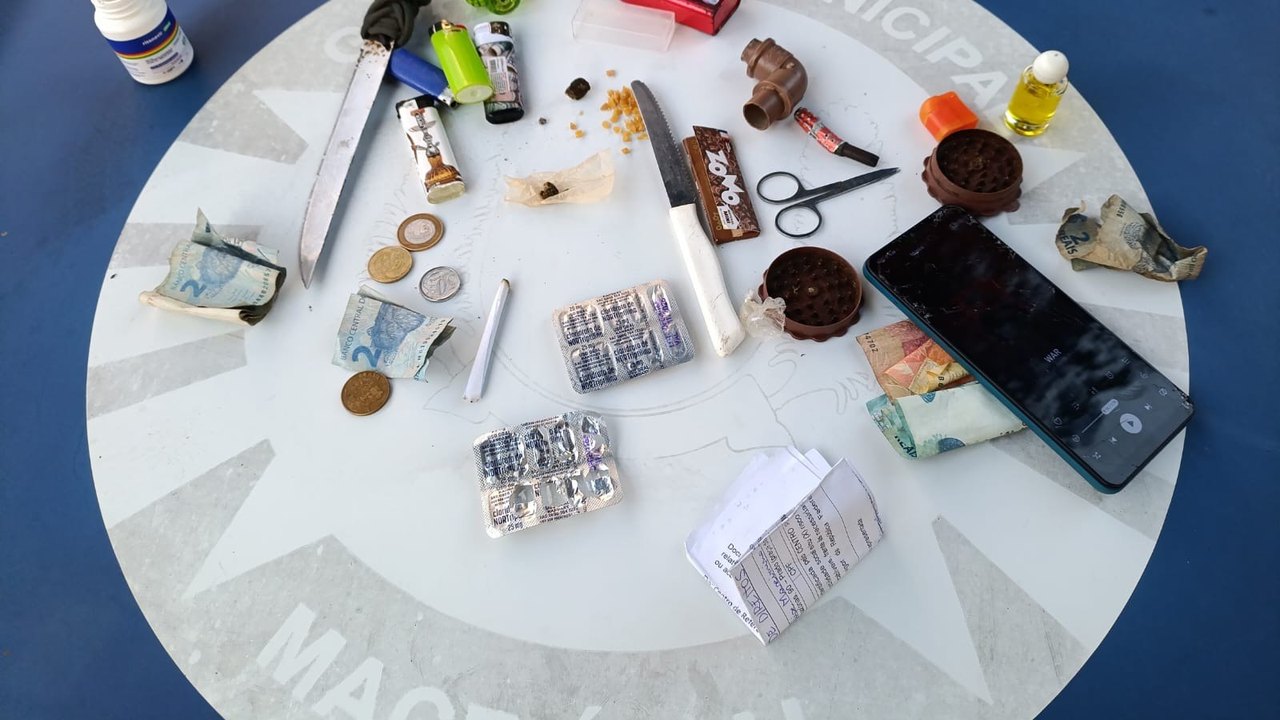 Guarda Municipal prende homem suspeito de tráfico de drogas na Praça da Faculdade