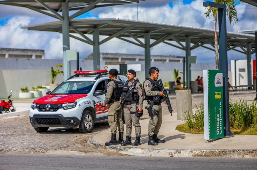 Polícia Militar apreende quatro quilos de maconha em Arapiraca
