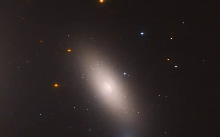 Descoberta galáxia fóssil que ficou imutável por 7 bilhões de anos