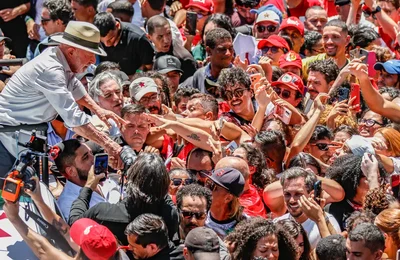 Lula afirma que PT entrará na Justiça contra suspensão de canal