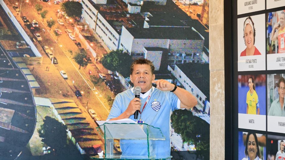 Governo de Alagoas homenageia Jacozinho no dia do aniversário do Estádio Rei Pelé