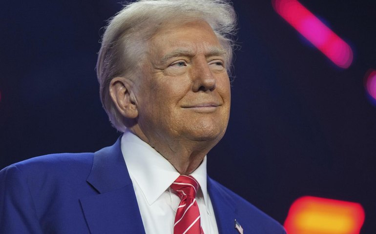 Trump pode pressionar Kiev a aceitar acordo de paz sem garantias de segurança, diz mídia