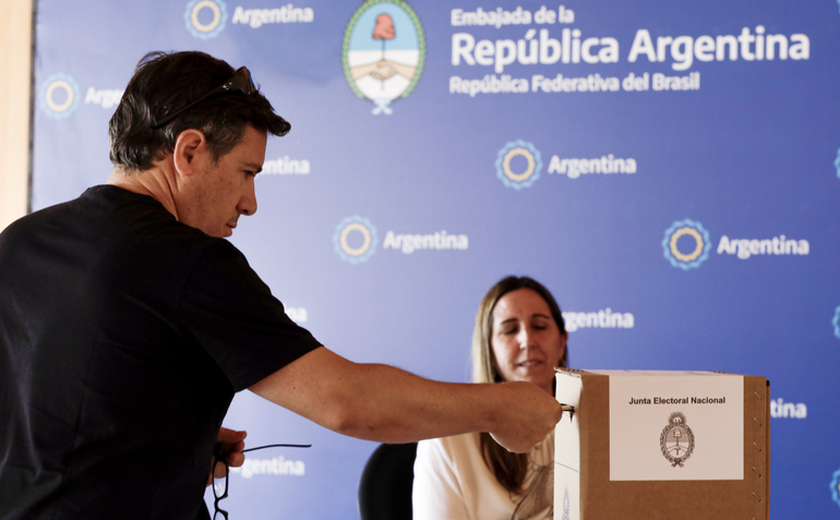 Eleições na Argentina: Sergio Massa surpreende, lidera a votação e vai disputar o segundo turno com Javier Milei