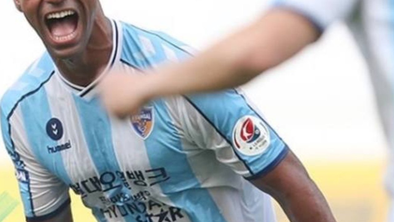 Júnior Negão brilha com mais 2 gols para colocar Ulsan na ponta na Coreia do Sul