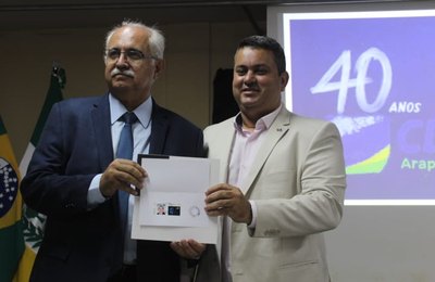 Prefeitura de Arapiraca e Correios homenageiam servidor público e CDL com novos selos 