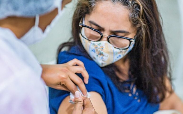 Arapiraca inicia aplicação do reforço bivalente contra Covid-19 em março