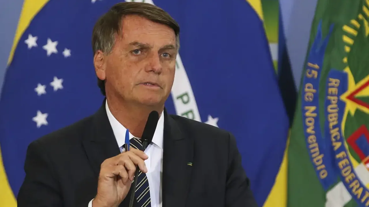 Defesa de Bolsonaro anuncia recurso e questiona justificativa para prisão preventiva