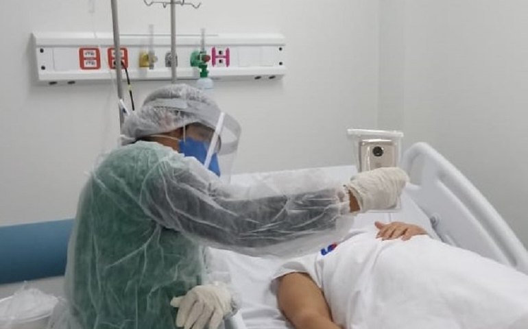 Hospital Metropolitano usa tecnologia para aproximar pacientes de Covid-19 aos familiares