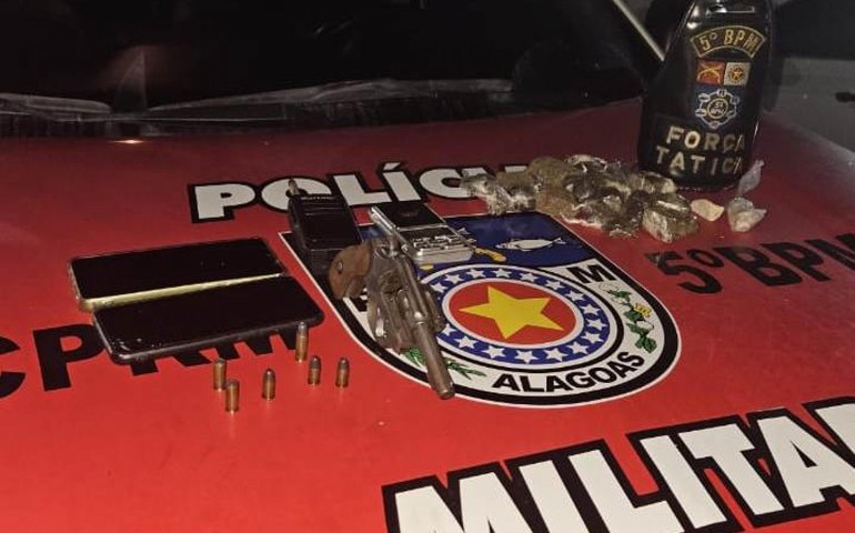 PM-AL combate o tráfico e apreende entorpecentes em Maceió, Feira Grande e Arapiraca