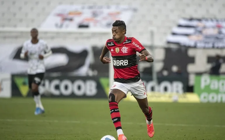 Bruno Henrique começa no banco e vê Flamengo golear o Juventude por 6 a 0