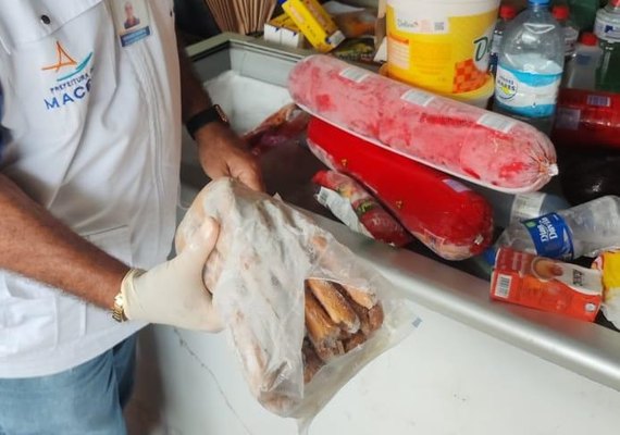 Vigilância Sanitária apreende 1.500 kg de alimentos em atacadista na Levada