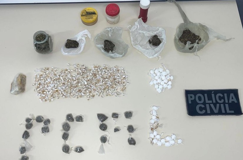 Polícia Civil apreende crack, cocaína e maconha em Santana do Ipanema