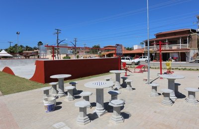 Prefeito Cláudio Filho Cacau inaugura Praça Caravelas, na Praia do Francês 