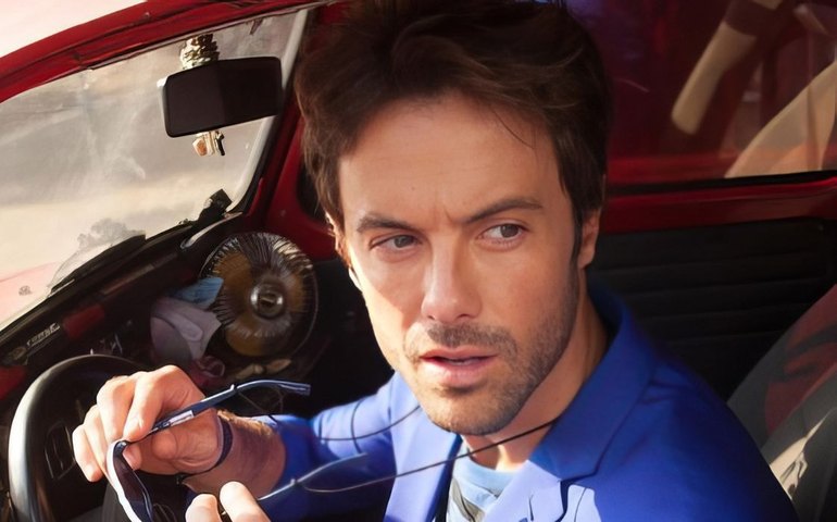 Kayky Brito mostra rotina de recuperação após atropelamento: 'Luta diária'