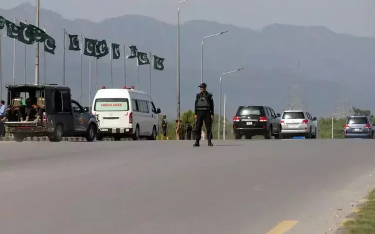 Negociações entre Irã e EUA fracassam e chanceler iraniano deixa o Paquistão