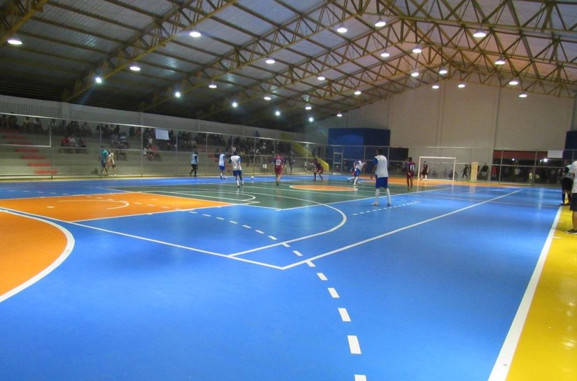 Secretaria de Esportes de Penedo promove campeonatos de futsal masculino e feminino