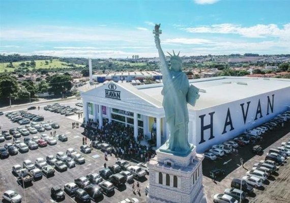 Justiça mantém demissão por justa causa de funcionária que ofendeu loja