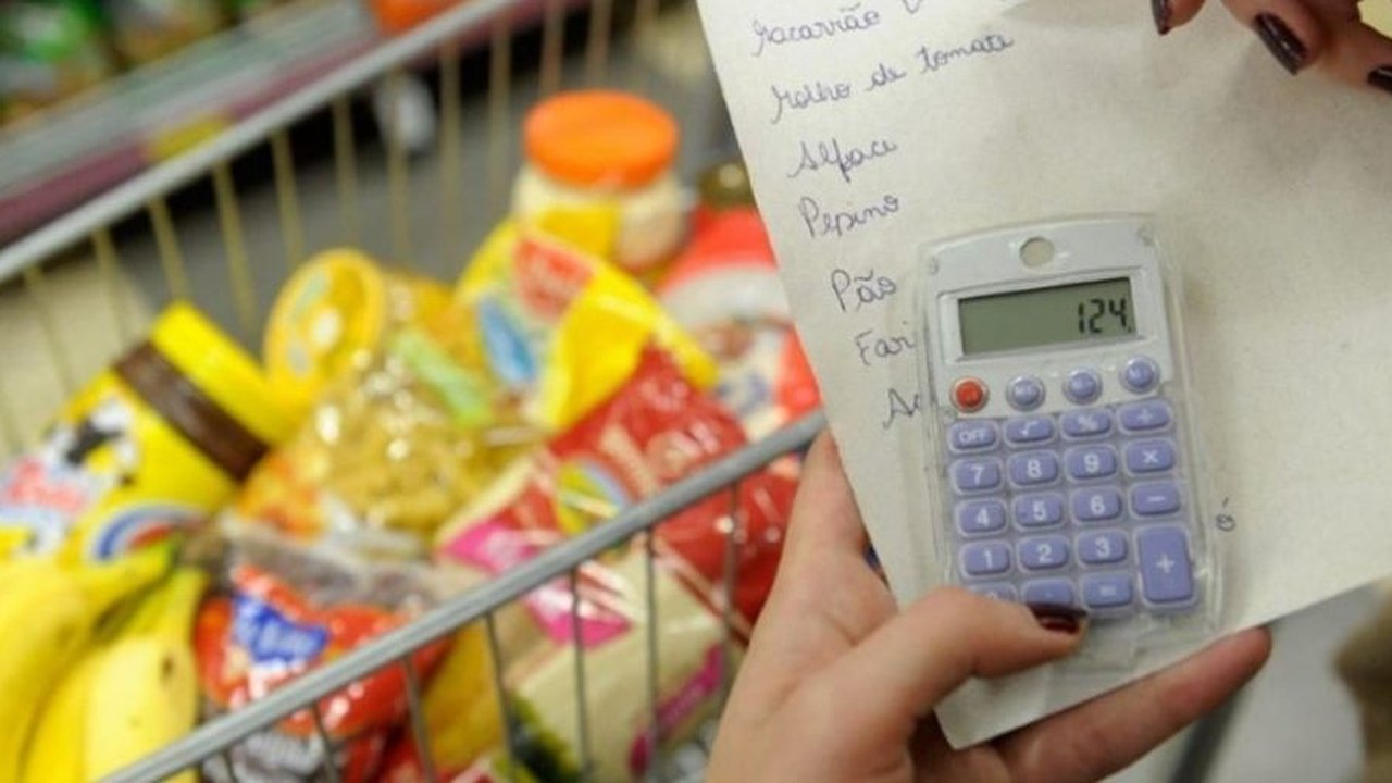 Endividamento do consumidor recua pelo segundo mês seguido