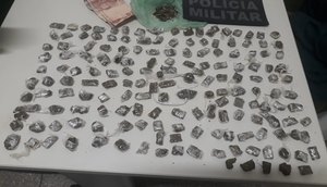 Dupla é presa em flagrante com 172 trouxas de entorpecentes em Laranjeiras
