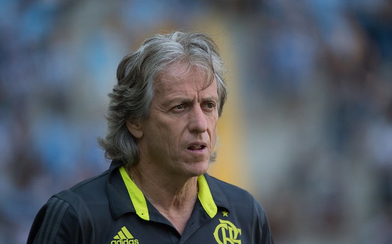 Jorge Jesus coloca crise do Benfica na conta da pandemia e nega saída do clube