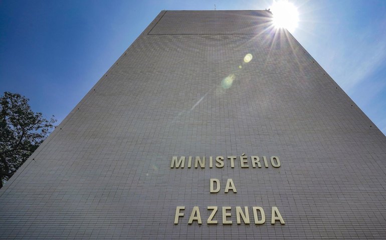 Governo brasileiro acumula déficit de quase R$ 84 bilhões até novembro deste ano