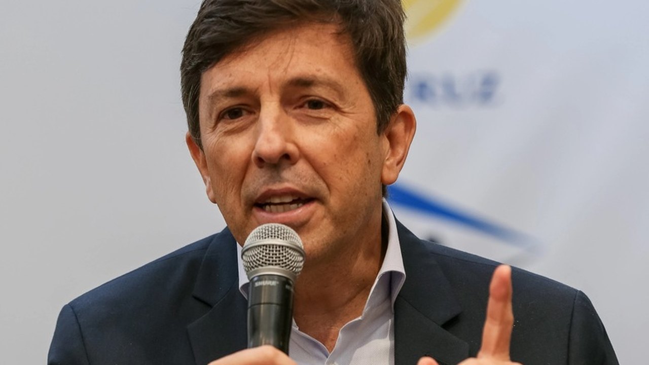 Após declarar voto em Lula, Amoêdo é criticado por Novo e membros do partido