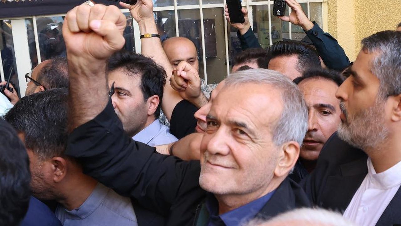 
Moderado e reformista, Masoud Pezeshkian é eleito presidente do Irã