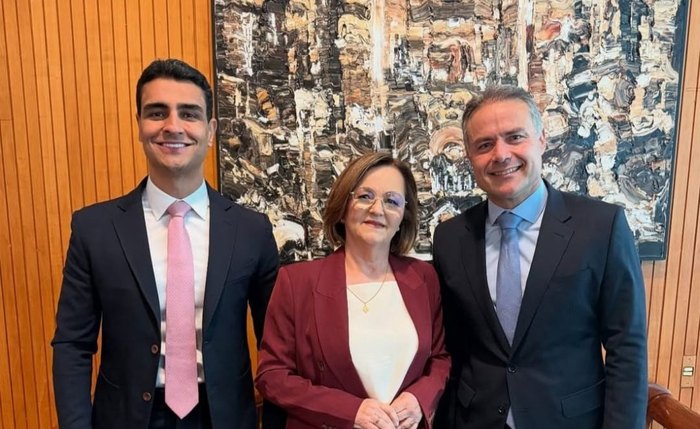 Imagem com JHC e Renan Filho, lideranças rivais em Alagoas, circula nas redes sociais Imagem com JHC e Renan Filho, lideranças rivais em Alagoas, circula nas redes sociais