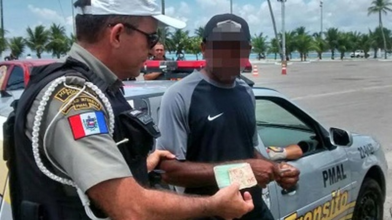 Corrupção ativa: homem é preso durante operação do BPTran