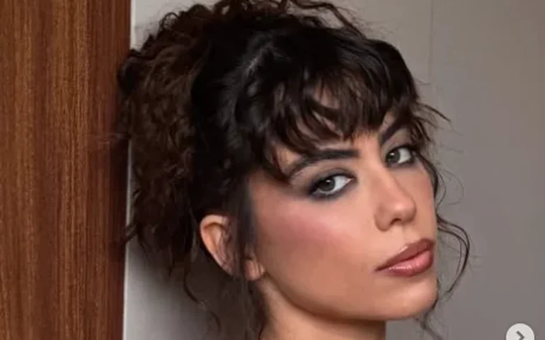 Atriz Nina Baiocchi relata assalto e exibe mão ferida após ataque em Santa Cecília