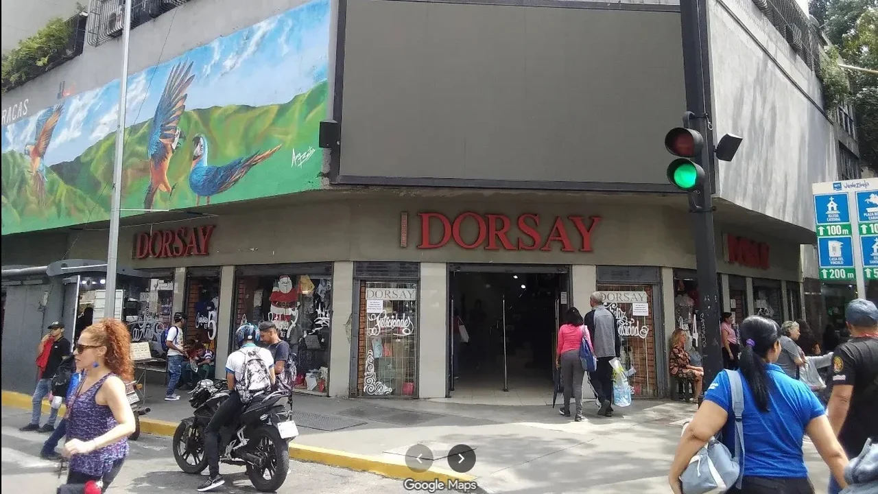 Venezuelanos correram para as ruas após forte terremoto atingir Caracas