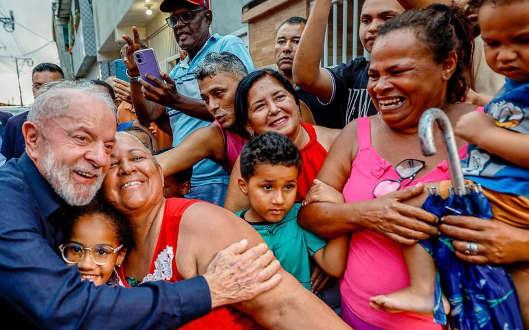Recife - PE: Moradores de Brasília Teimosa recebem títulos fundiários
