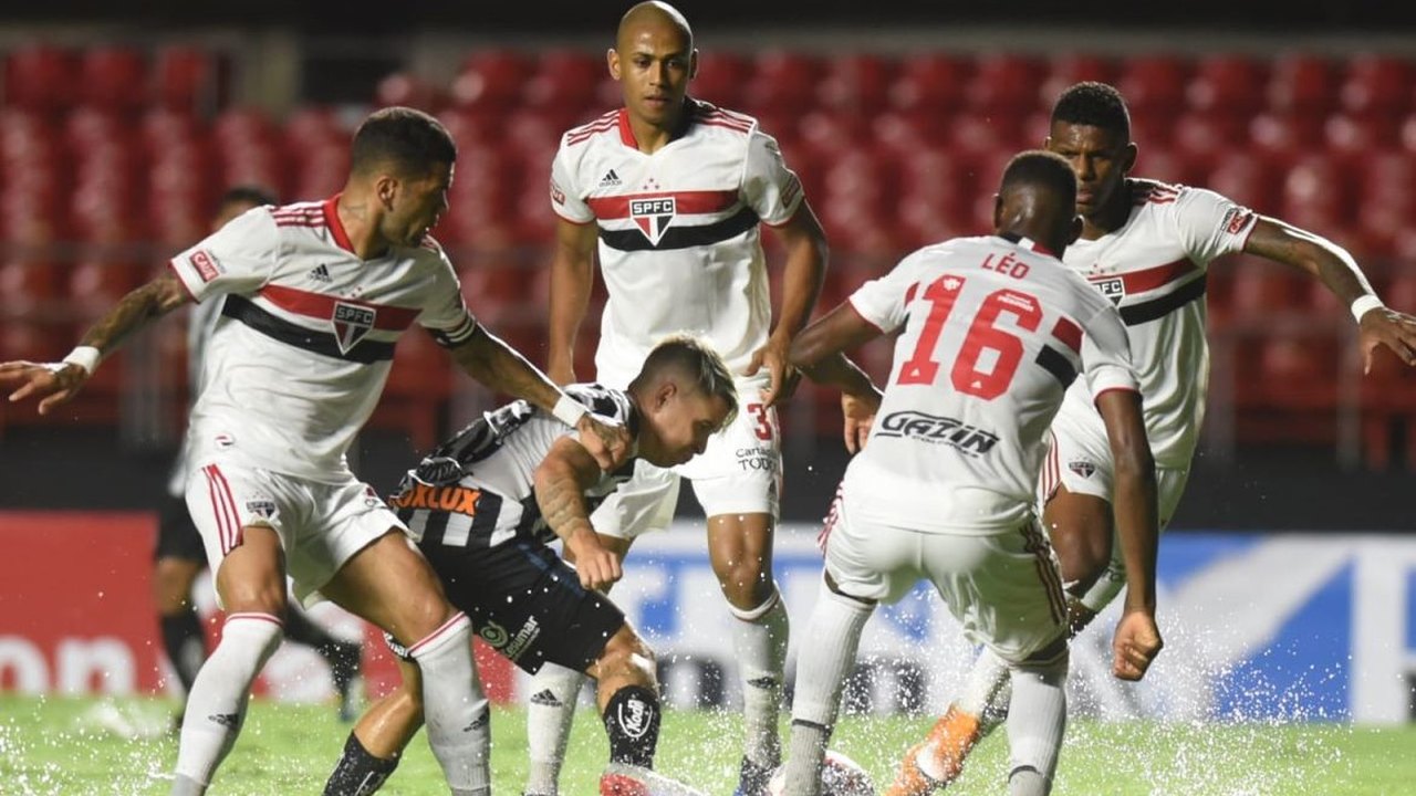 Santos e São Paulo empatam sem gols em clássico de poucas emoções na Vila Belmiro