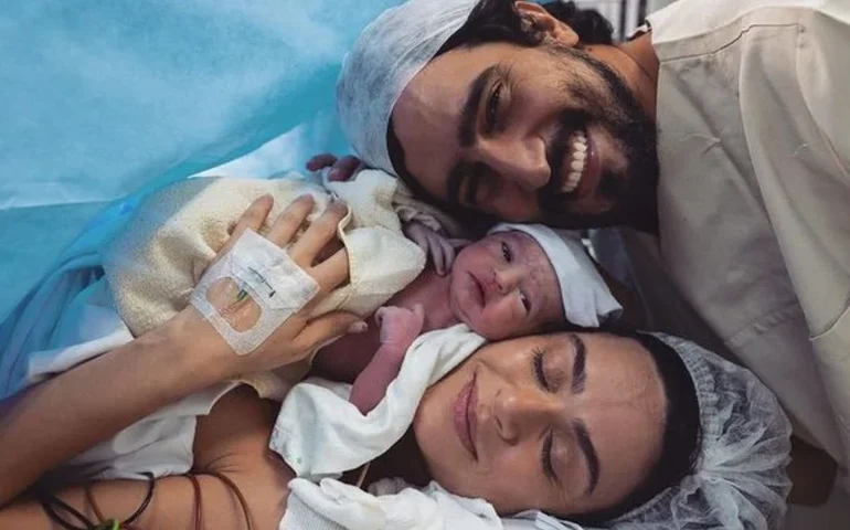 Thaila Ayala e Renato Góes anunciam nascimento da filha Tereza: 'Meu milagre'