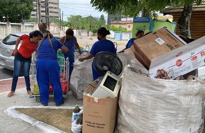 Campanha Recicla Maceió recolhe mais de 300 kg de recicláveis no bairro do Farol