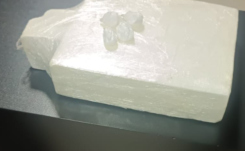 Dois homens são presos com mais de 1k de cocaína no município de Penedo
