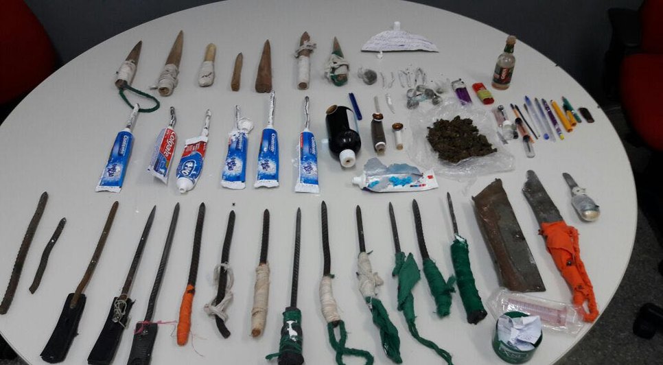 apreensão de armas e drogas no Cadeiao de Socorro