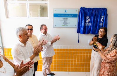 Luciano entrega mais uma creche e anuncia escola, ginásio e campo society