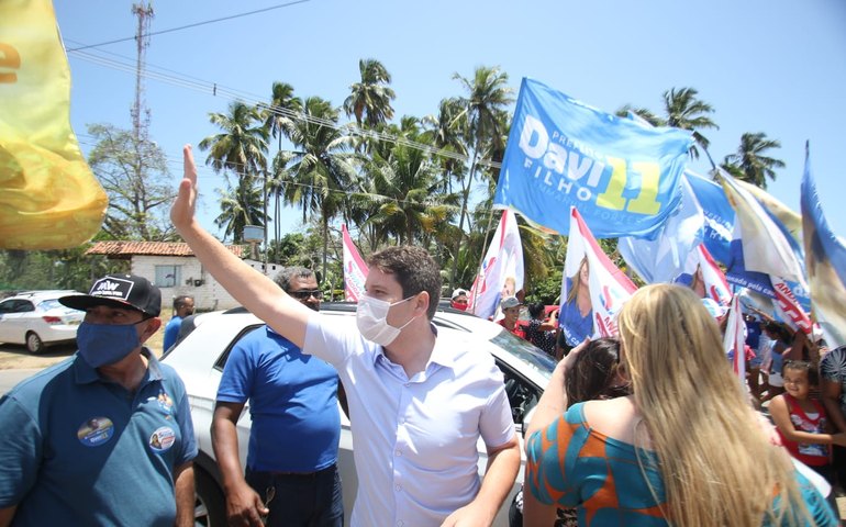 Em Ipioca, Davi Filho diz que a “campanha da mudança caminha para a vitória”