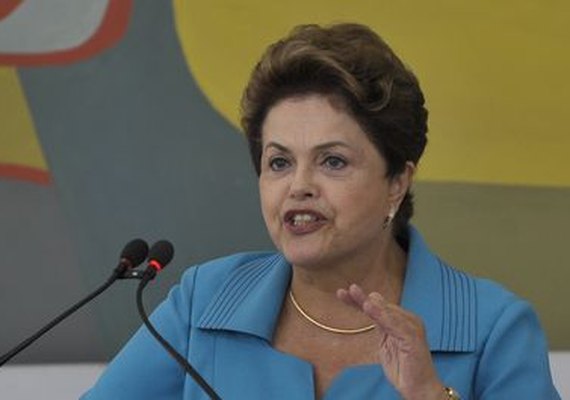 Dilma chama brasileiros a se unirem na torcida pela seleção