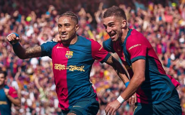 Barcelona vira sobre o Real Madrid com dois gols de Raphinha e se aproxima do título espanhol