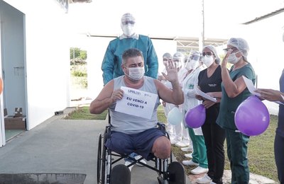 Dois pacientes de Covid-19 recebem alta de UCI da UPA de Palmeira dos Índios