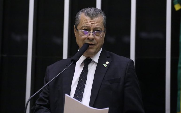 Comissão aprova inclusão da podologia na lista de serviços sujeitos ao ISS