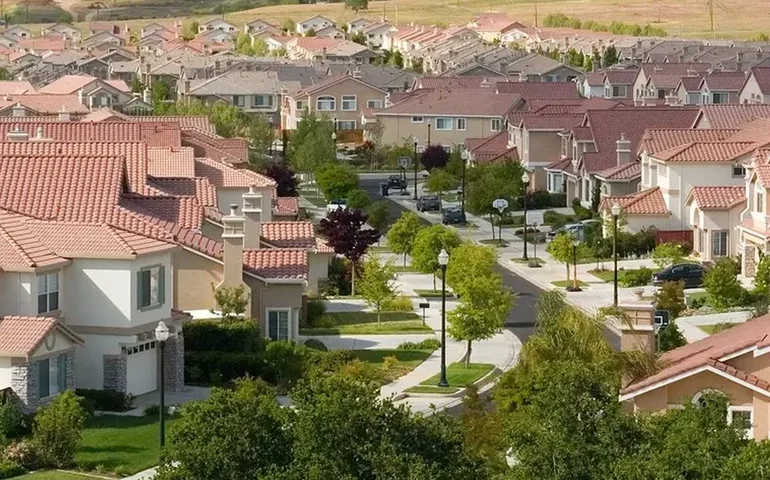 Vendas de moradias usadas nos EUA sobem 3,4% em outubro ante setembro